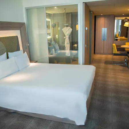 Отель Novotel