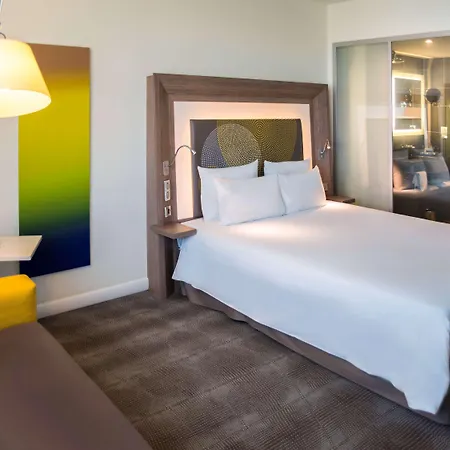 Отель Novotel